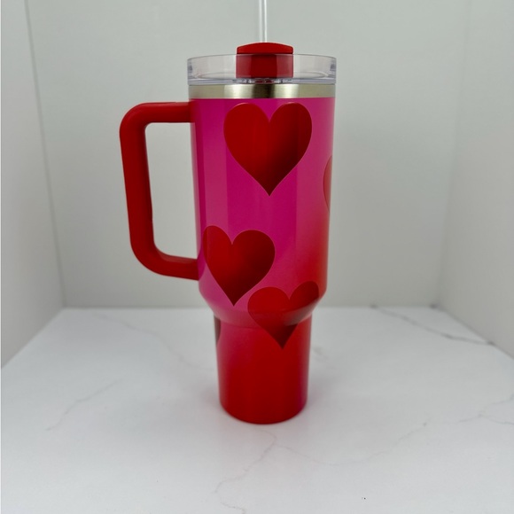 Stanley x Target Valentine’s Day 40oz. H2.0 Flowstate Tumbler Rouge Heart - Picture 2 of 4